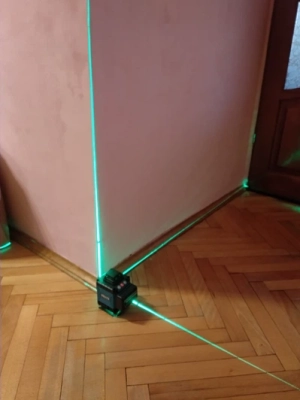 8390039-large-review-lazerniy-budivelniy-riven.webp